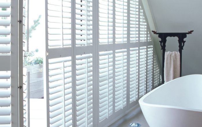 Woodbury-shutters-bathroom-bathtub